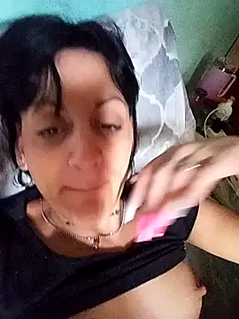 Snapshot of estefyzapata chatting on 8, 1, 2026 estefyzapata online show from 8, 1, 2026