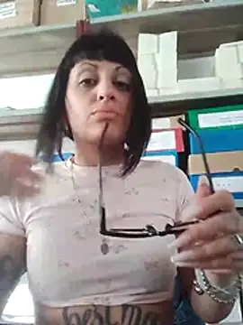 estefyzapata online show from 5, 3, 2026