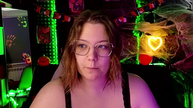 Snapshot of DjennaPalme chatting on 21, 10, 2025 DjennaPalme online show from 21, 10, 2025