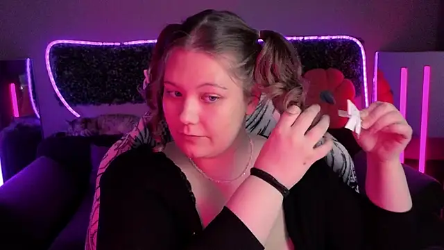 Snapshot of DjennaPalme chatting on 27, 11, 2025 DjennaPalme online show from 27, 11, 2025