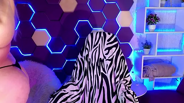 Snapshot of DjennaPalme chatting on 5, 12, 2024 DjennaPalme online show from 5, 12, 2024