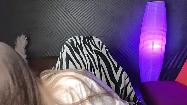 Snapshot of DjennaPalme chatting on 9, 2, 2025 DjennaPalme online show from 9, 2, 2025