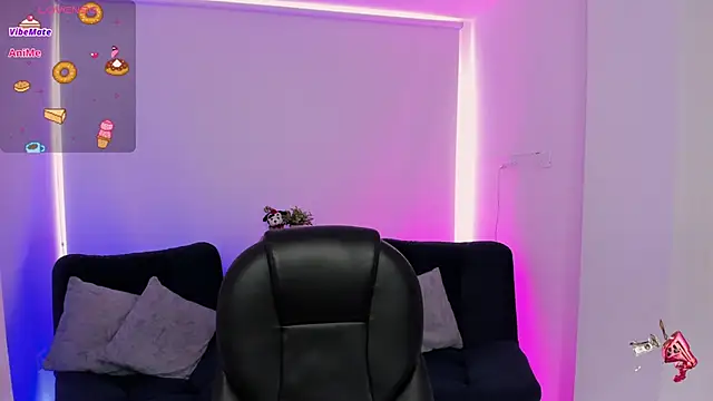 Snapshot of emilly_smith_1 chatting on 14, 2, 2026 emilly smith 1 online show from 14, 2, 2026