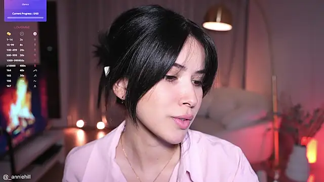 anniehillofficial online show from 27, 9, 2025