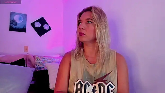 Gaia Stone online show from 5, 12, 2025