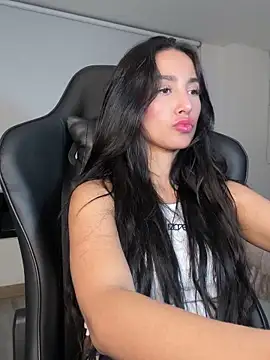 Snapshot of EvaMoet chatting on 17, 12, 2024 EvaMoet online show from 17, 12, 2024