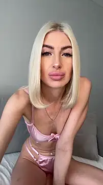 Snapshot of Mia_Roxie chatting on 2, 6, 2026 Mia Roxie online show from 2, 6, 2026