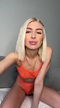 Mia Roxie online show from 15, 3, 2026