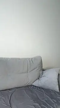 Mia Roxie online show from 7, 2, 2026