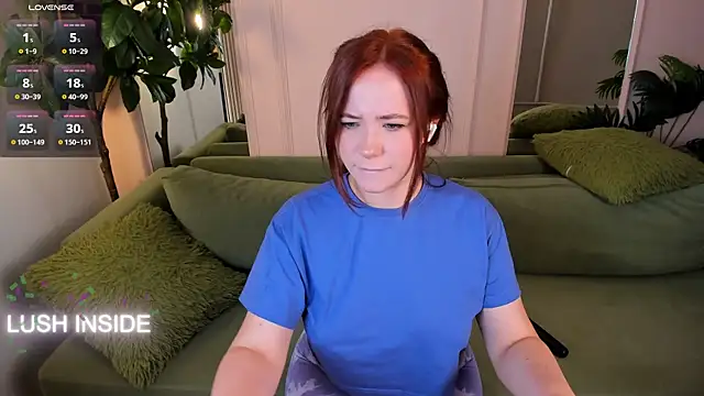 Snapshot of Pretty_Alison chatting on 3, 10, 2025 Pretty Alison online show from 3, 10, 2025