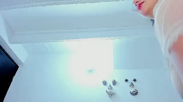 NayaWayne online show from 13, 2, 2025