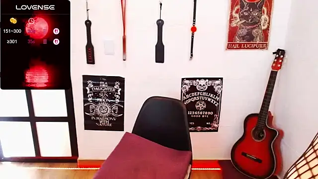 alicce moon  online show from 15, 9, 2025