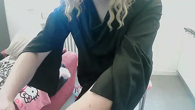 CristinaTrav online show from 10, 2, 2026