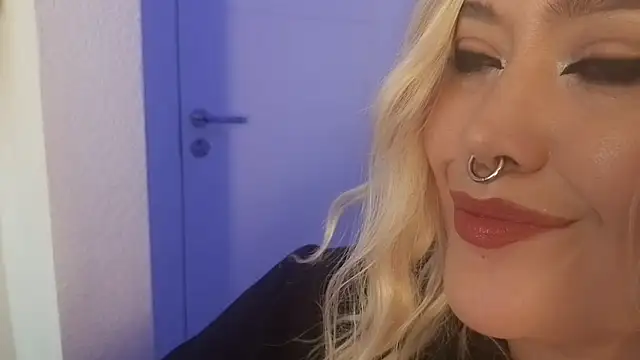 wickedxqueen online show from 17, 10, 2025