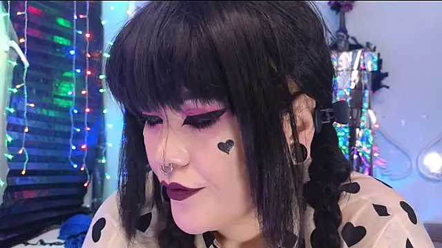 wickedxqueen online show from 4, 3, 2025