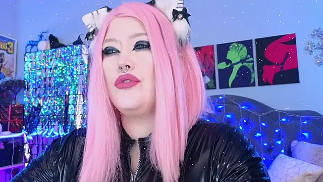 wickedxqueen online show from 3, 1, 2025
