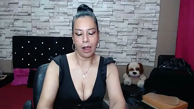 MarianaNight02 online show from 15, 12, 2025