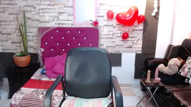 Snapshot of MarianaNight02 chatting on 18, 2, 2025 MarianaNight02 online show from 18, 2, 2025