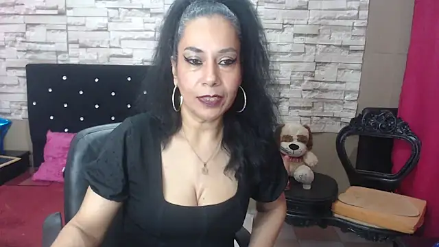 Snapshot of MarianaNight02 chatting on 20, 11, 2025 MarianaNight02 online show from 20, 11, 2025