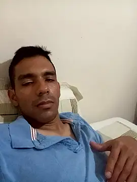 JohanyLatino online show from 4, 4, 2026