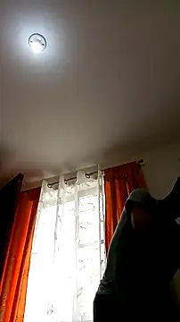 JohanyLatino online show from 4, 4, 2026