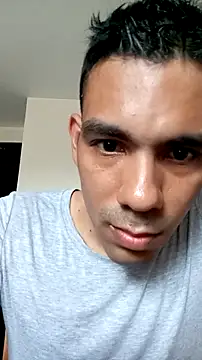 JohanyLatino online show from 2, 4, 2026