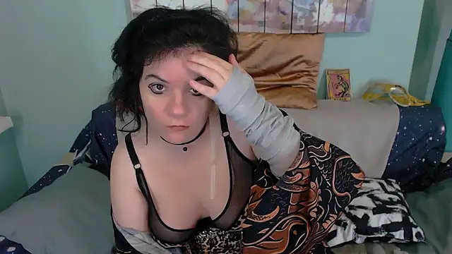 EverlyRays online show from 7, 11, 2025