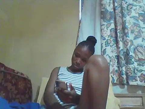Snapshot of Smillie_prety chatting on 13, 6, 2026 Smillie prety online show from 13, 6, 2026