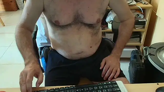 Snapshot of angelgarcia269 chatting on 8, 2, 2026 angelgarcia269 online show from 8, 2, 2026