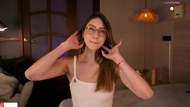 lua ferch   online show from 15, 10, 2025