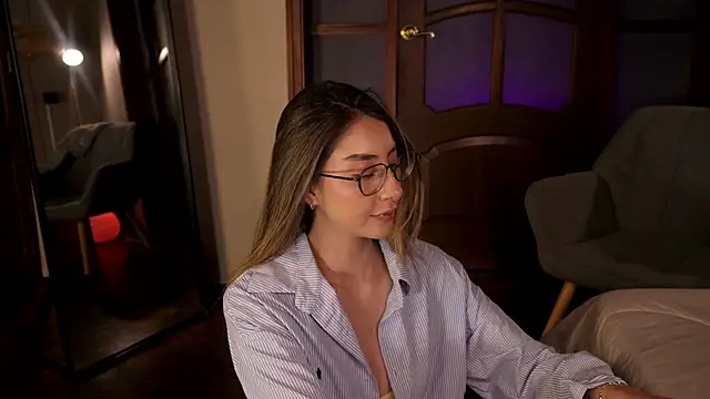 lua ferch   online show from 5, 12, 2025