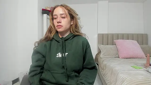 Natalia Suarez online show from 13, 5, 2026