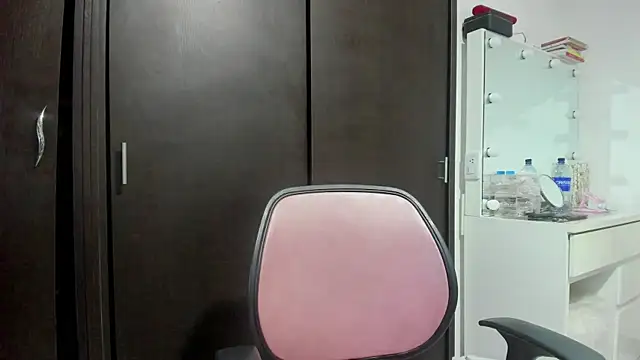 Natalia Suarez online show from 22, 6, 2026