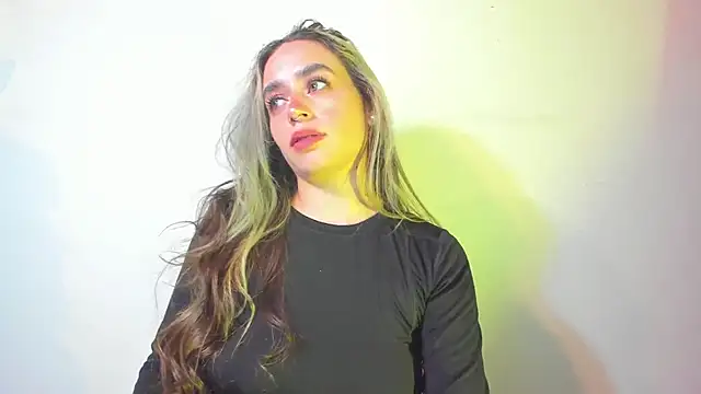 Natalia Suarez online show from 2, 10, 2025