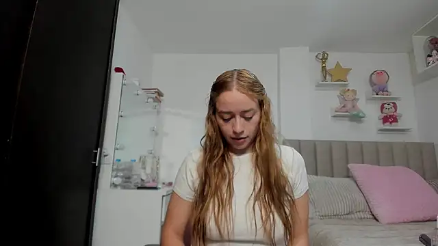 Natalia Suarez online show from 3, 7, 2026