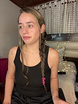 Natalia Suarez online show from 3, 3, 2025