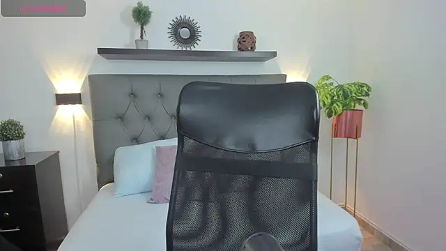 Snapshot of nataly_rodri chatting on 12, 11, 2025 nataly rodri online show from 12, 11, 2025