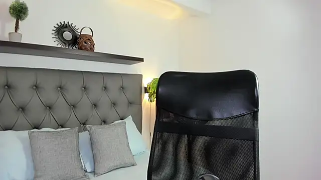 Snapshot of nataly_rodri chatting on 6, 10, 2025 nataly rodri online show from 6, 10, 2025