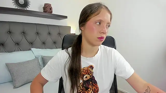 Snapshot of nataly_rodri chatting on 20, 10, 2025 nataly rodri online show from 20, 10, 2025