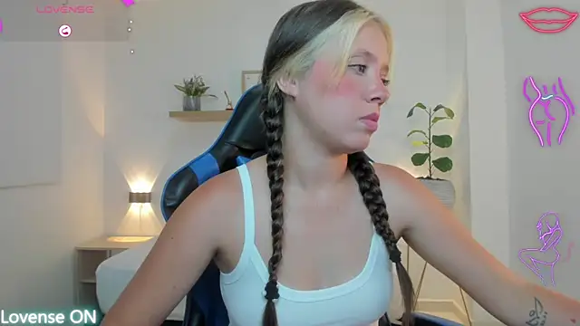 Snapshot of nataly_rodri chatting on 30, 4, 2026 nataly rodri online show from 30, 4, 2026