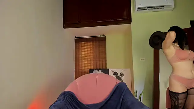 Emma  Blanco online show from 15, 9, 2025