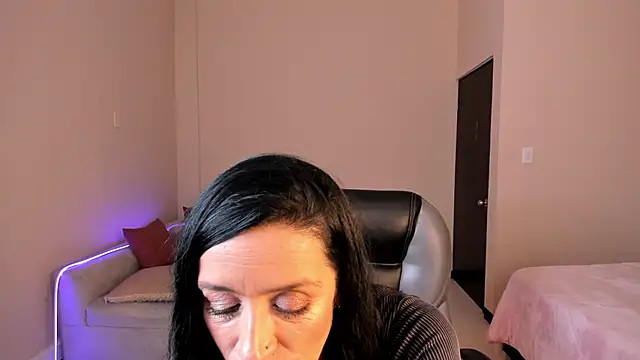 Kristen Garner online show from 25, 5, 2026
