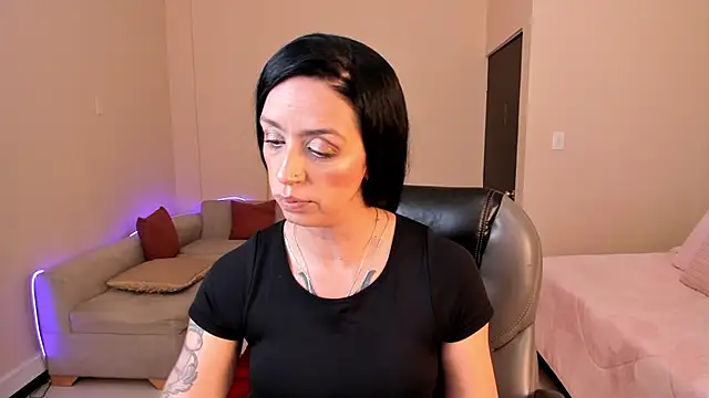 Kristen Garner online show from 30, 5, 2026