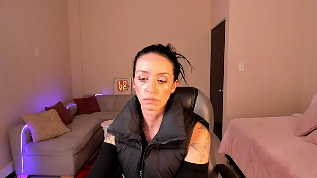 Kristen Garner online show from 28, 5, 2026
