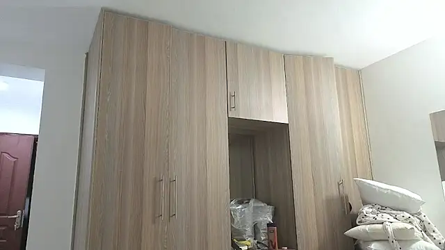 Elegant Ebony online show from 2, 10, 2025