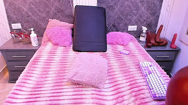 Snapshot of AndreaFletcher chatting on 1, 2, 2026 AndreaFletcher online show from 1, 2, 2026