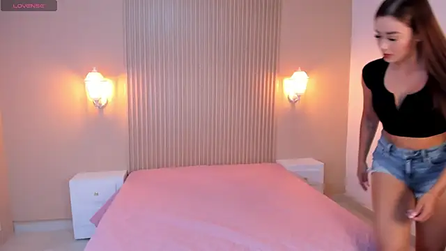 EmilyEvans7 online show from 2, 3, 2025