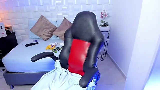 anny rouse24 online show from 7, 10, 2025