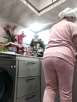 lolo890 online show from 13, 4, 2026