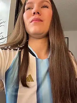 AmelieLaurent  online show from 17, 6, 2026
